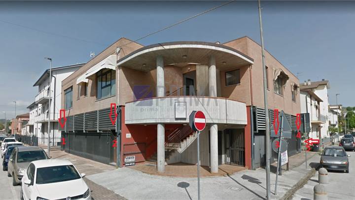 Locali per Uffici o Magazzini a Moie di Maiolati Spontini