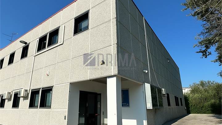 Locale D/7 in zona Baraccola di Ancona