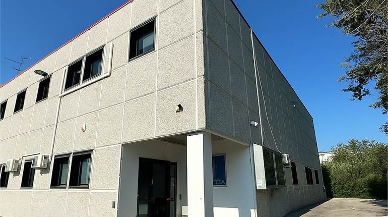 Locale D/7 in zona Baraccola di Ancona