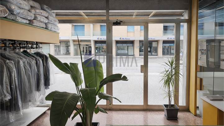 Locale commerciale a reddito – Ancona, Via Martiri della Resistenza