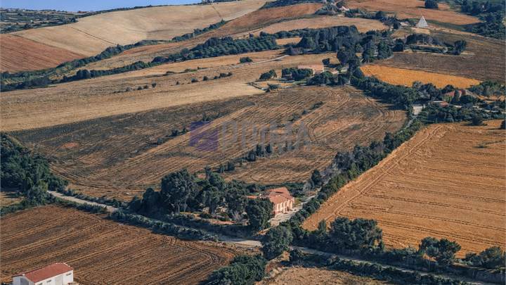 Compendio immobiliare con corte e terreno – Via Saline