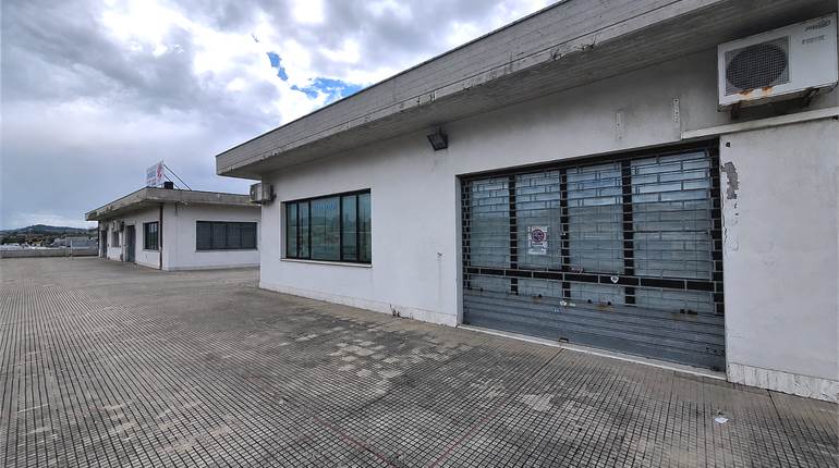  Locale commerciale alla Baraccola 