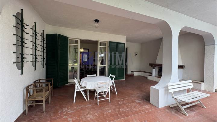 Ampio appartamento con giardino 