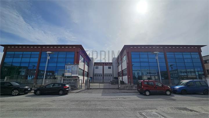 Luminoso Ufficio di 110 mq in Vendita a Senigallia