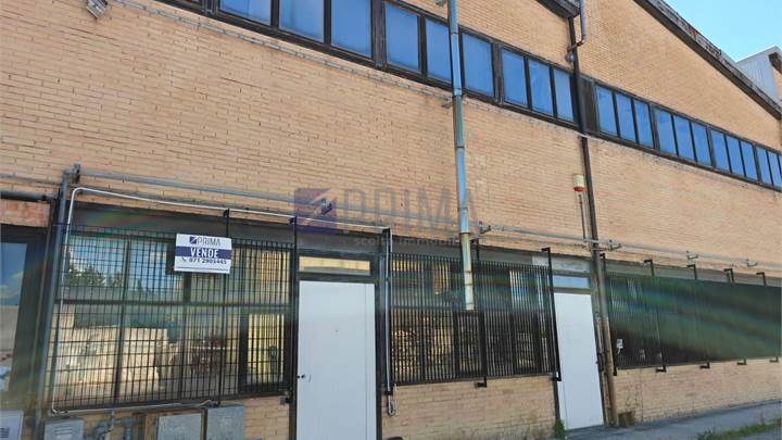 Ampio laboratorio artigianale di 1.350 mq
