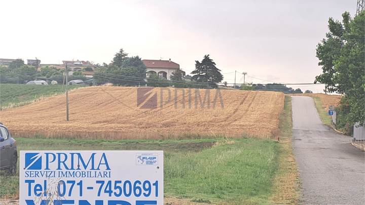 Terreno edificabile in area commerciale