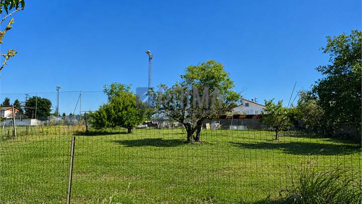Terreno Agricolo con Annesso a Chiaravalle – Vicinissimo al Centro