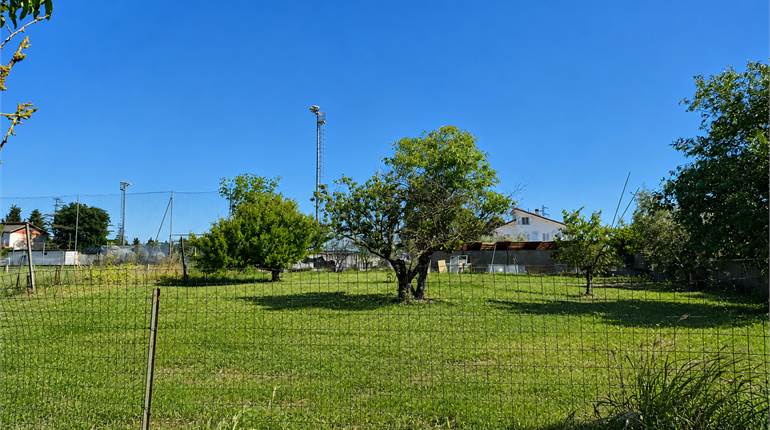 Terreno Agricolo con Annesso a Chiaravalle – Vicinissimo al Centro